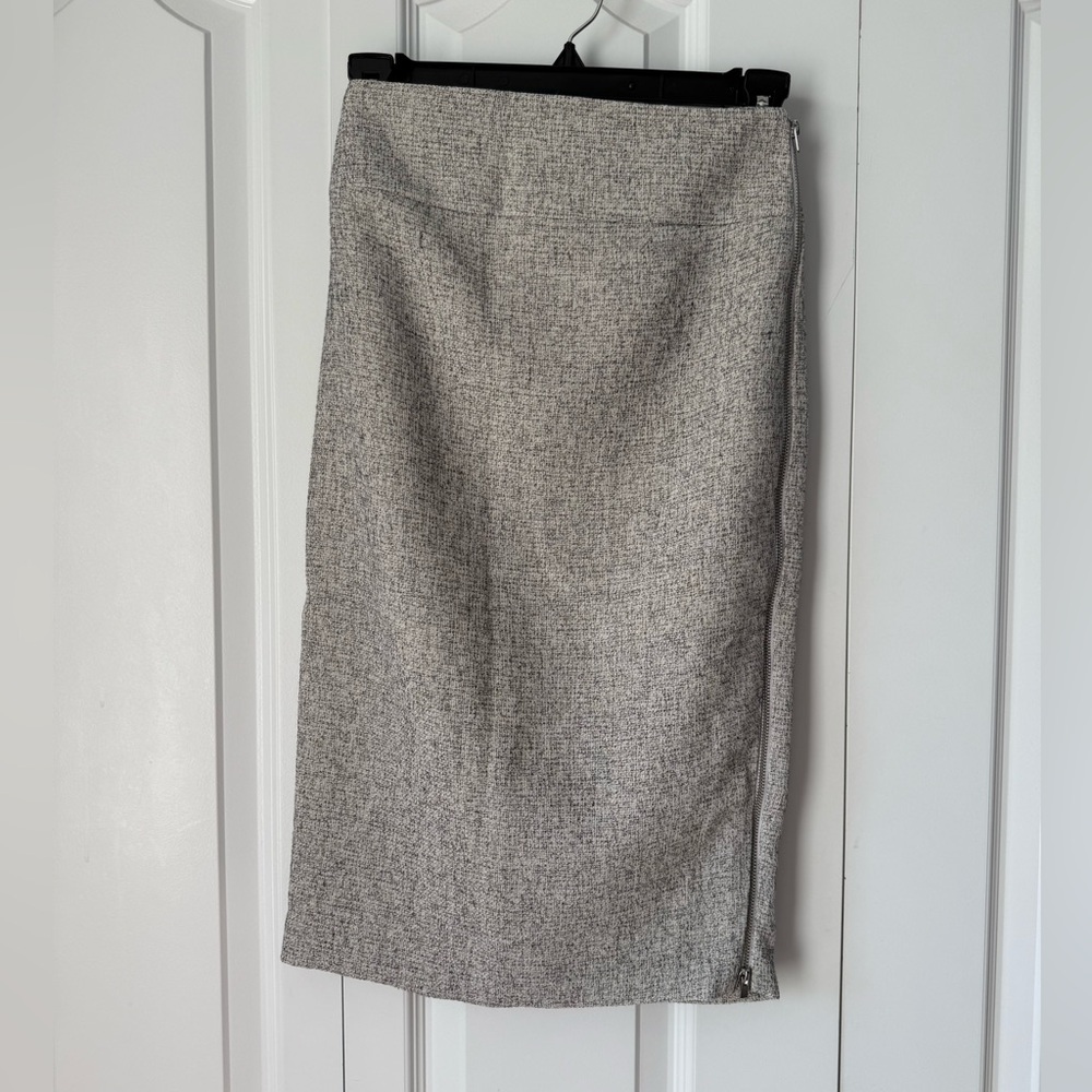 Classic Gray Tweed-like Pencil Skirt